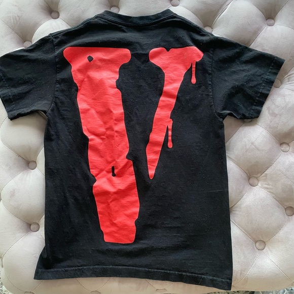 V Lone  T-shirt - Picture 2 of 3